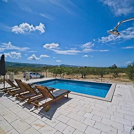 Bracuta Holiday home *